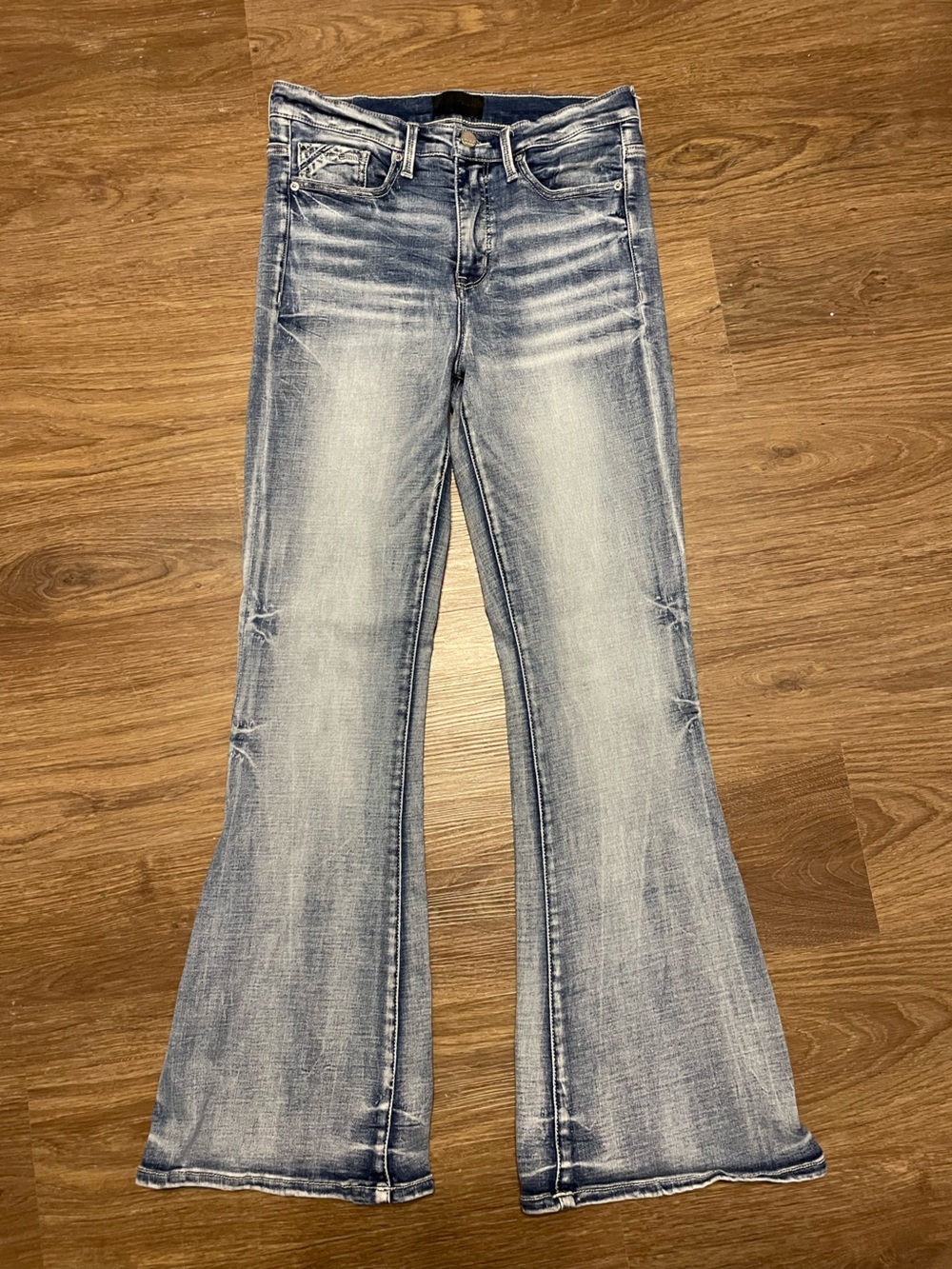 Buckle Black Light Blue distressed Flare Jean